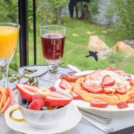 Noble House Suites B&B Ґранд-Форкс Екстер'єр фото