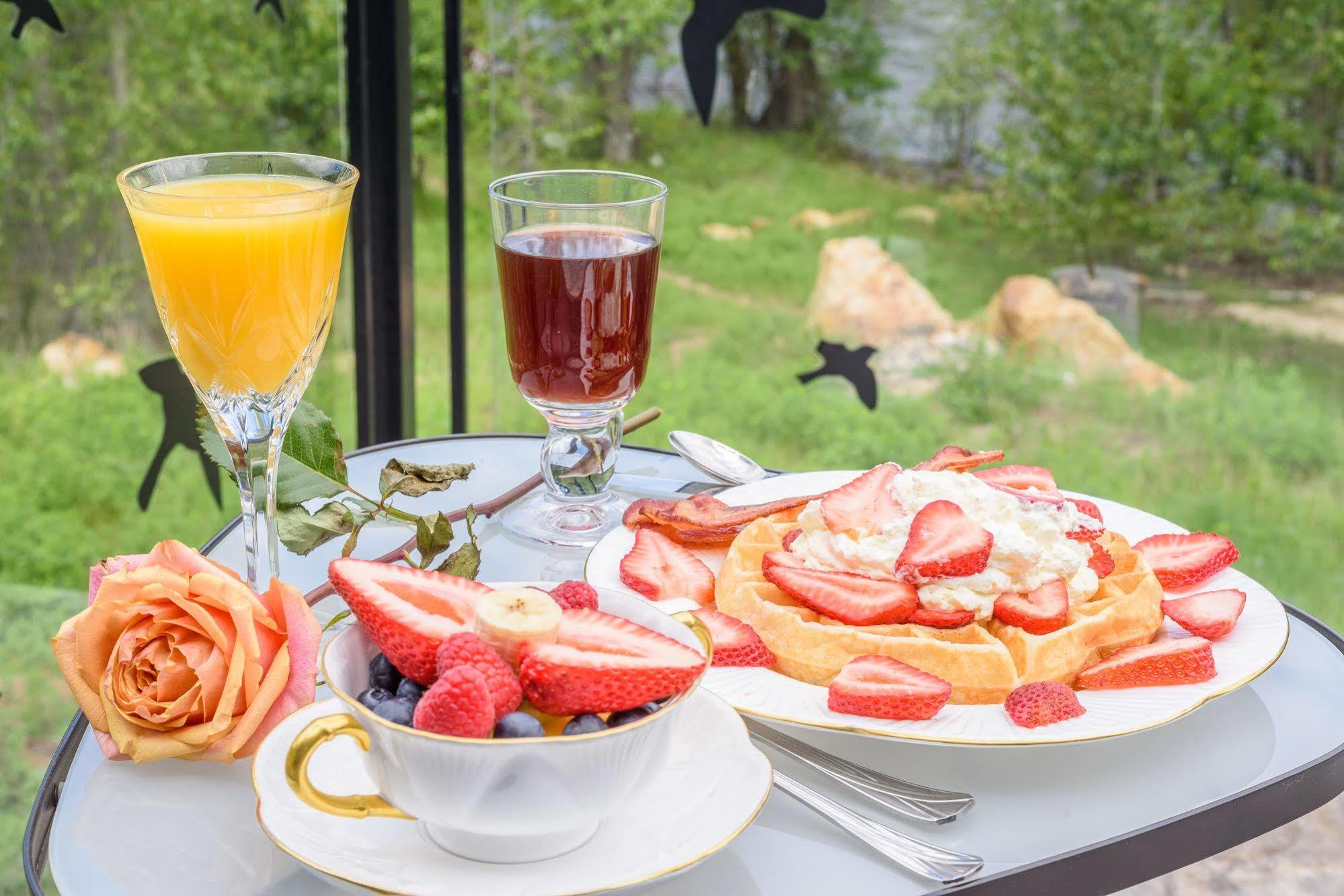 Noble House Suites B&B Ґранд-Форкс Екстер'єр фото